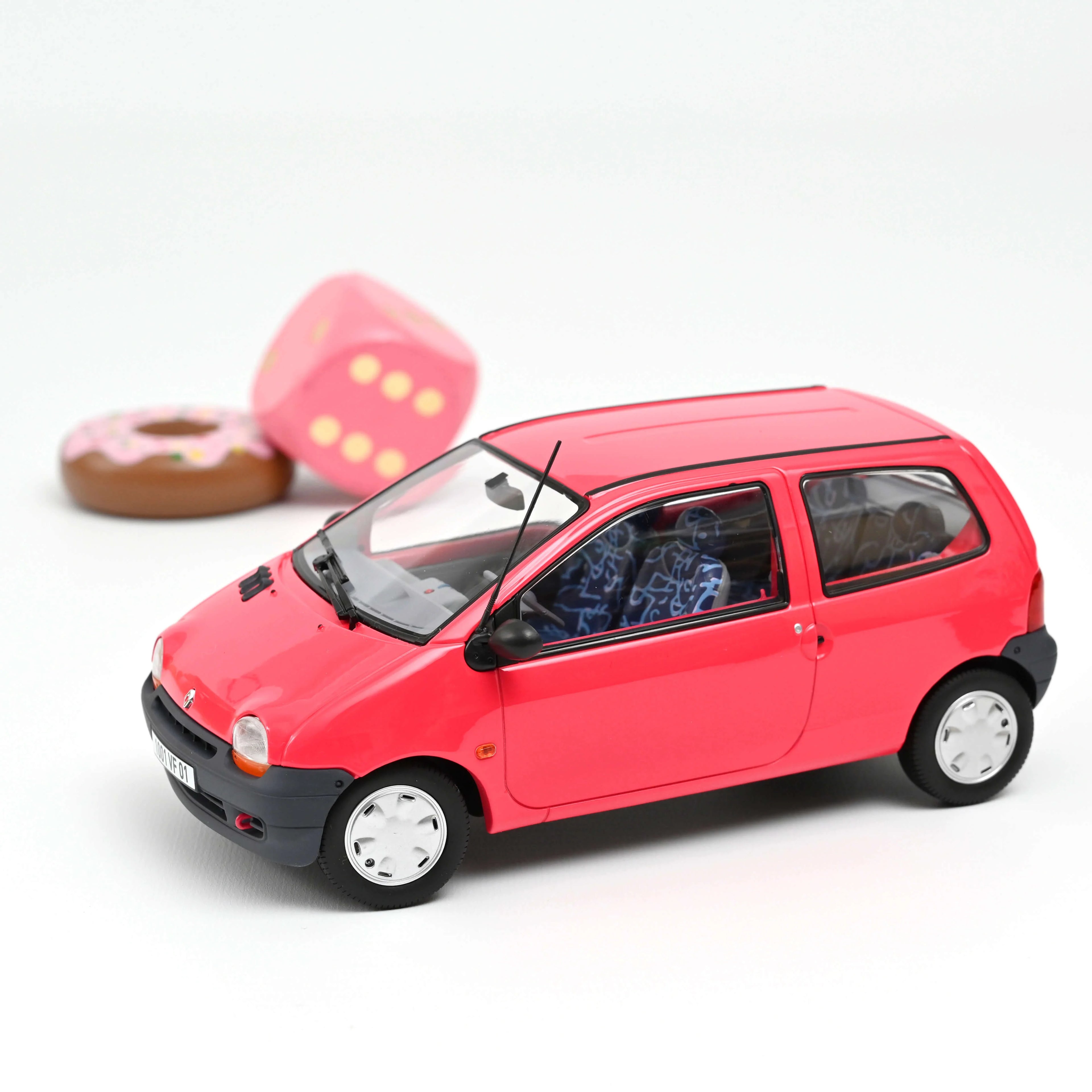 Renault Twingo 1995 Magenta 1:18 - 200pcs