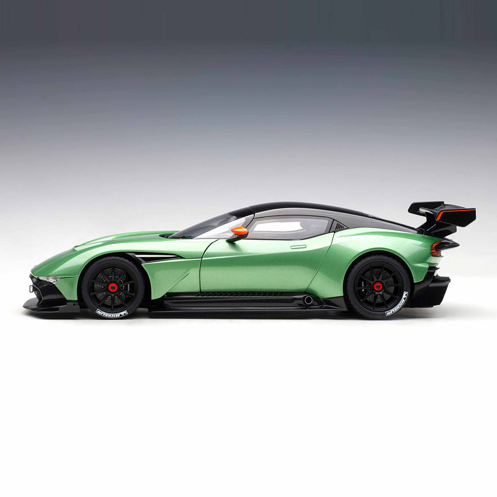 Aston Martin Vulcan 2015 Apple Tree Green Metallic 1:18