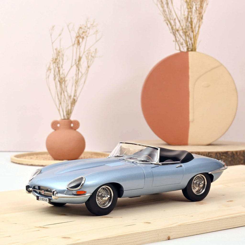 Jaguar E-Type Cabriolet 1962 Bleu métallisé 1:12
