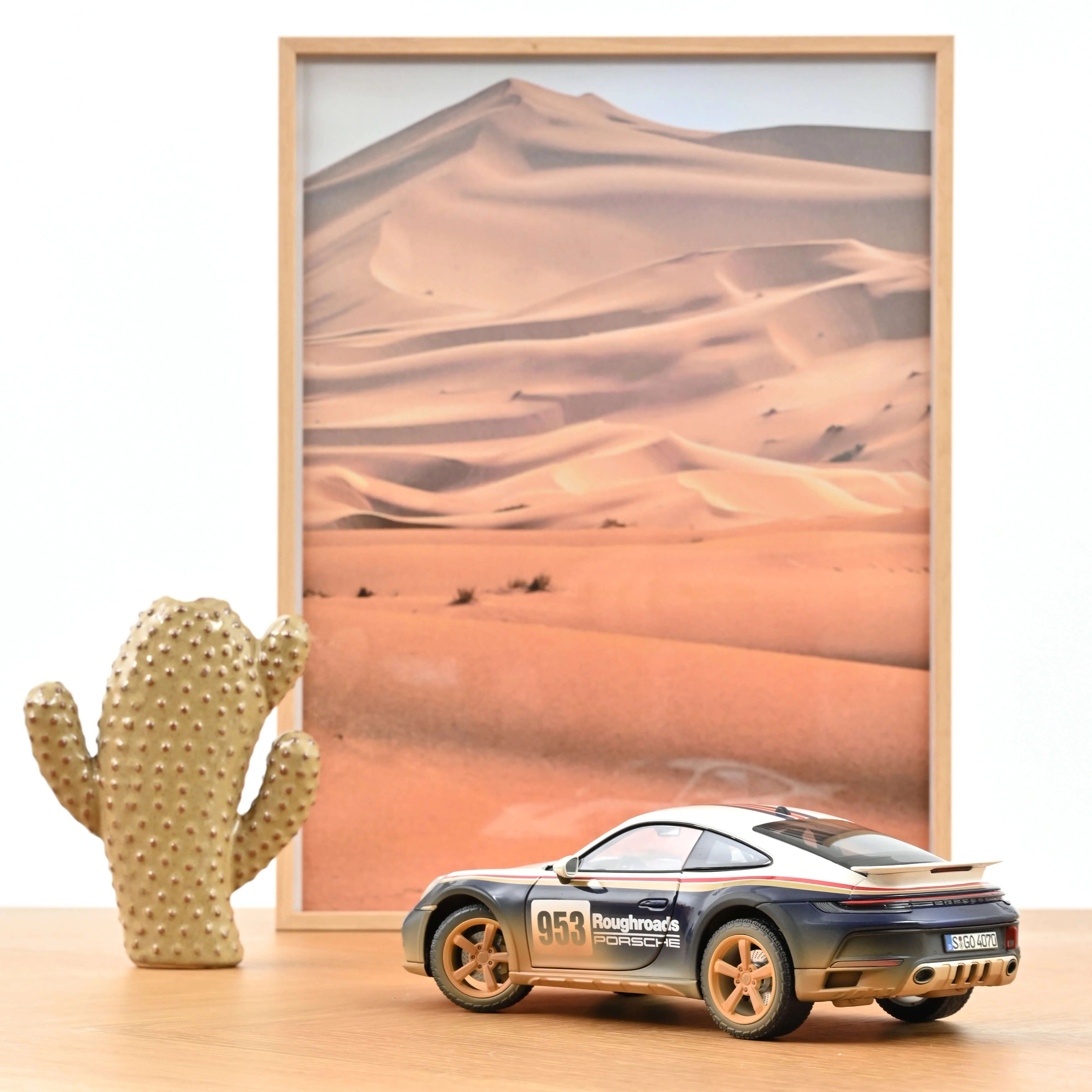 Porsche 911 Dakar Roughroads Dirty 1:18 - 500 Stk.