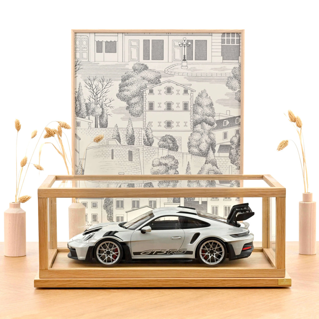 Display Box in Glass and FSC Oak NOREV 1:12