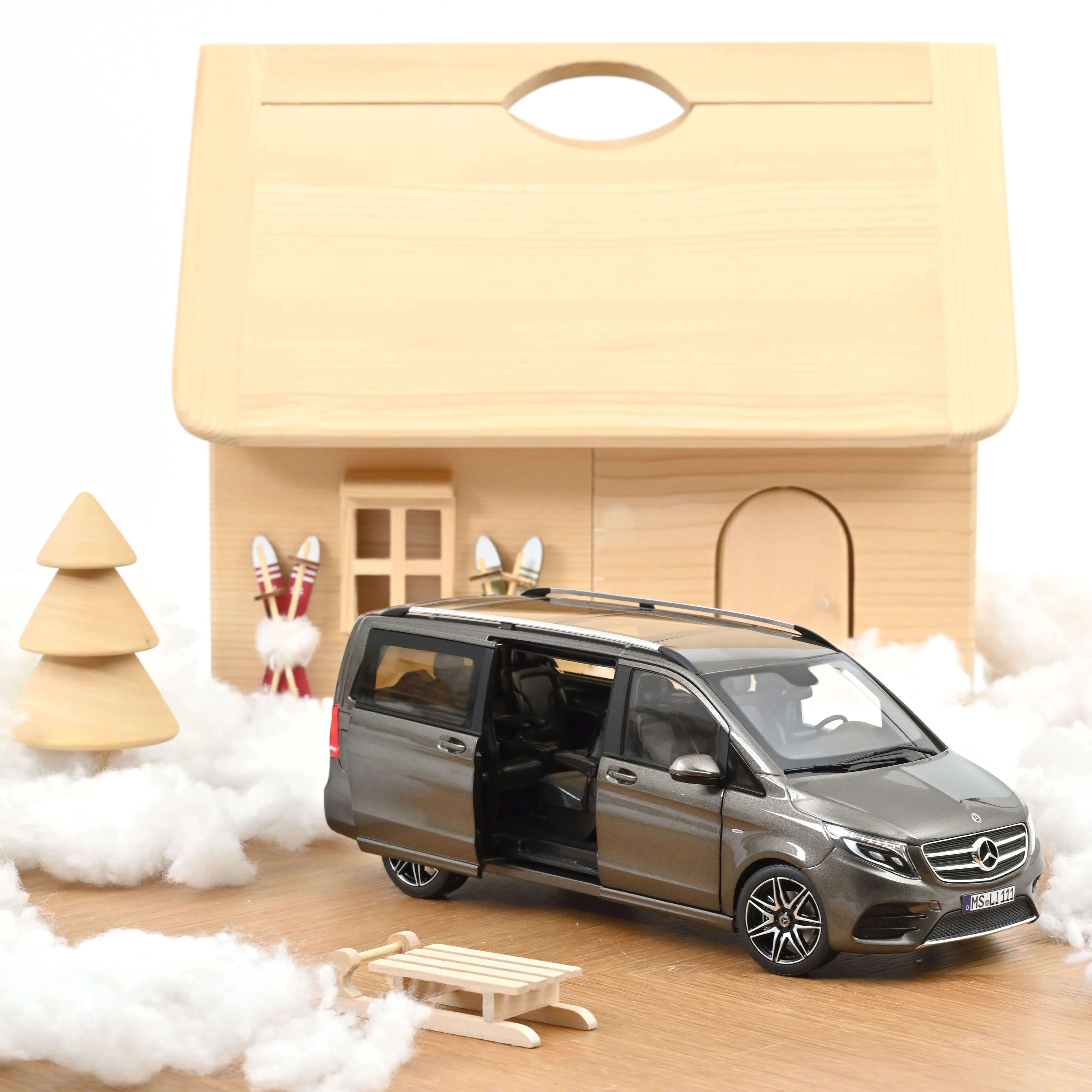 Mercedes-Benz V-Class AMG-Line 2018 Indium Grey 1:18