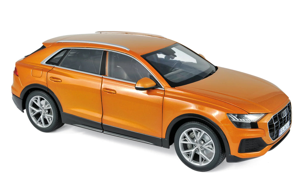 Audi Q8 2018 Orange Metallic 1:18