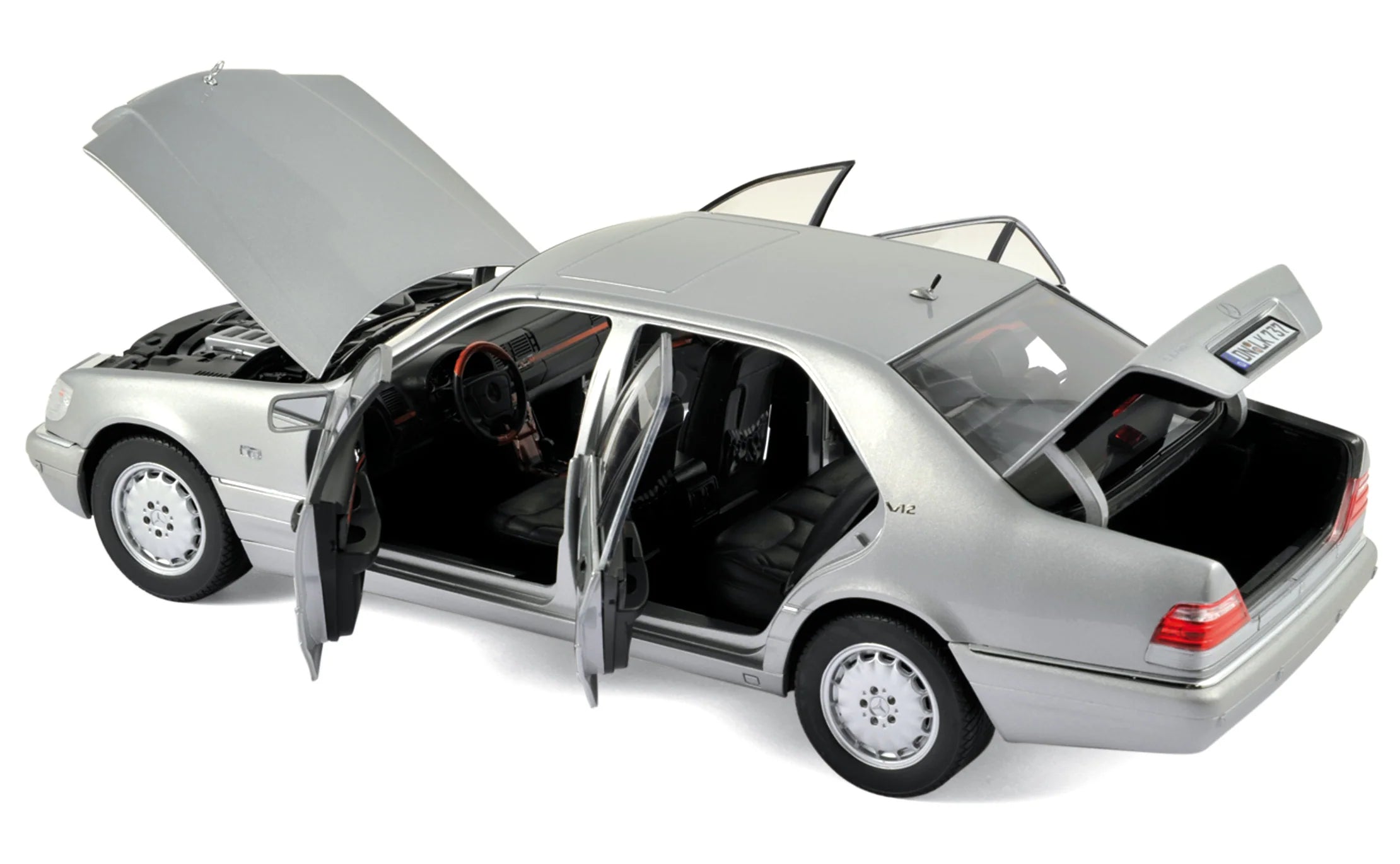 Mercedes-Benz S600 1997 Pearl Light Grey 1:18