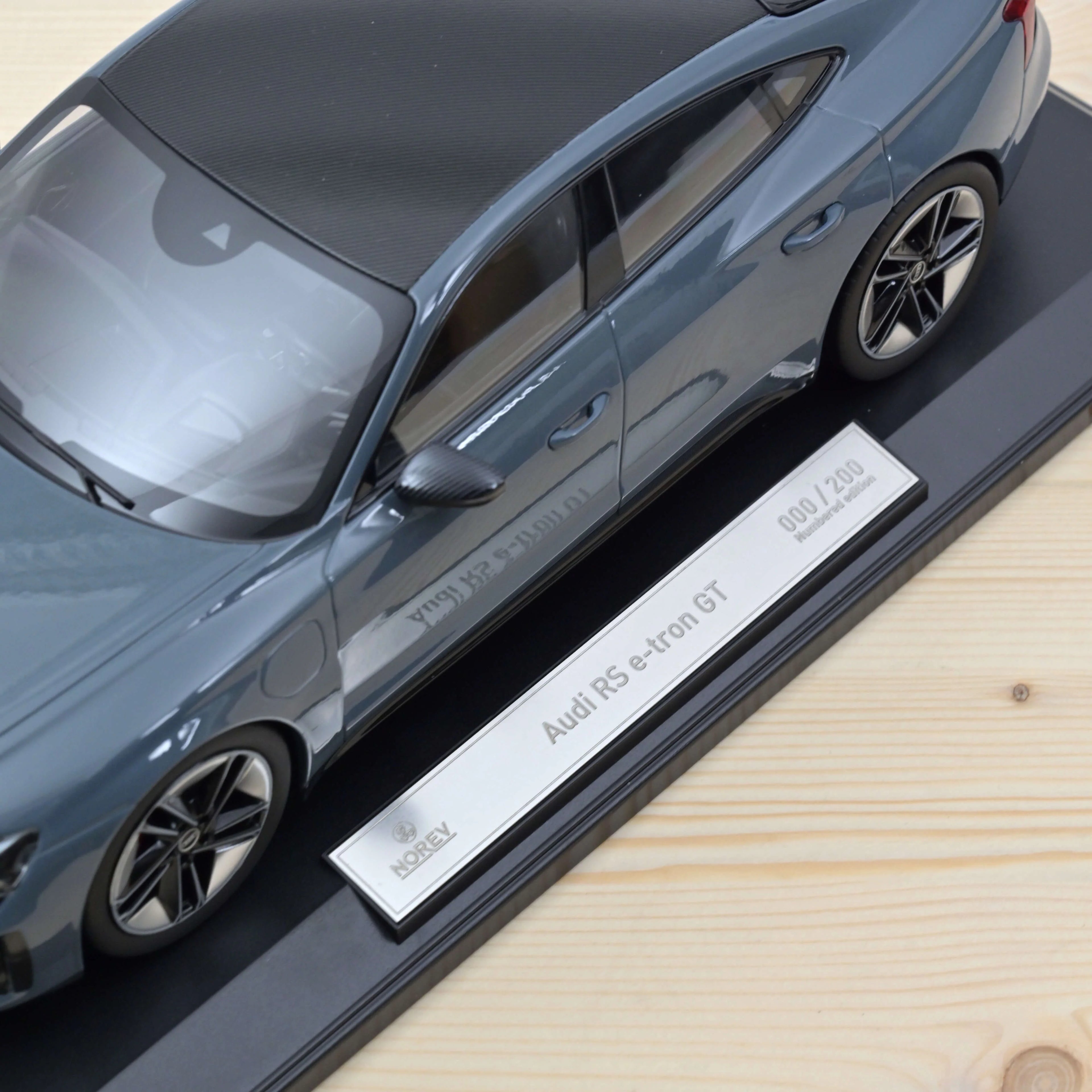Audi RS e-tron GT 2021 Grey metallic 1:18 - 200pcs
