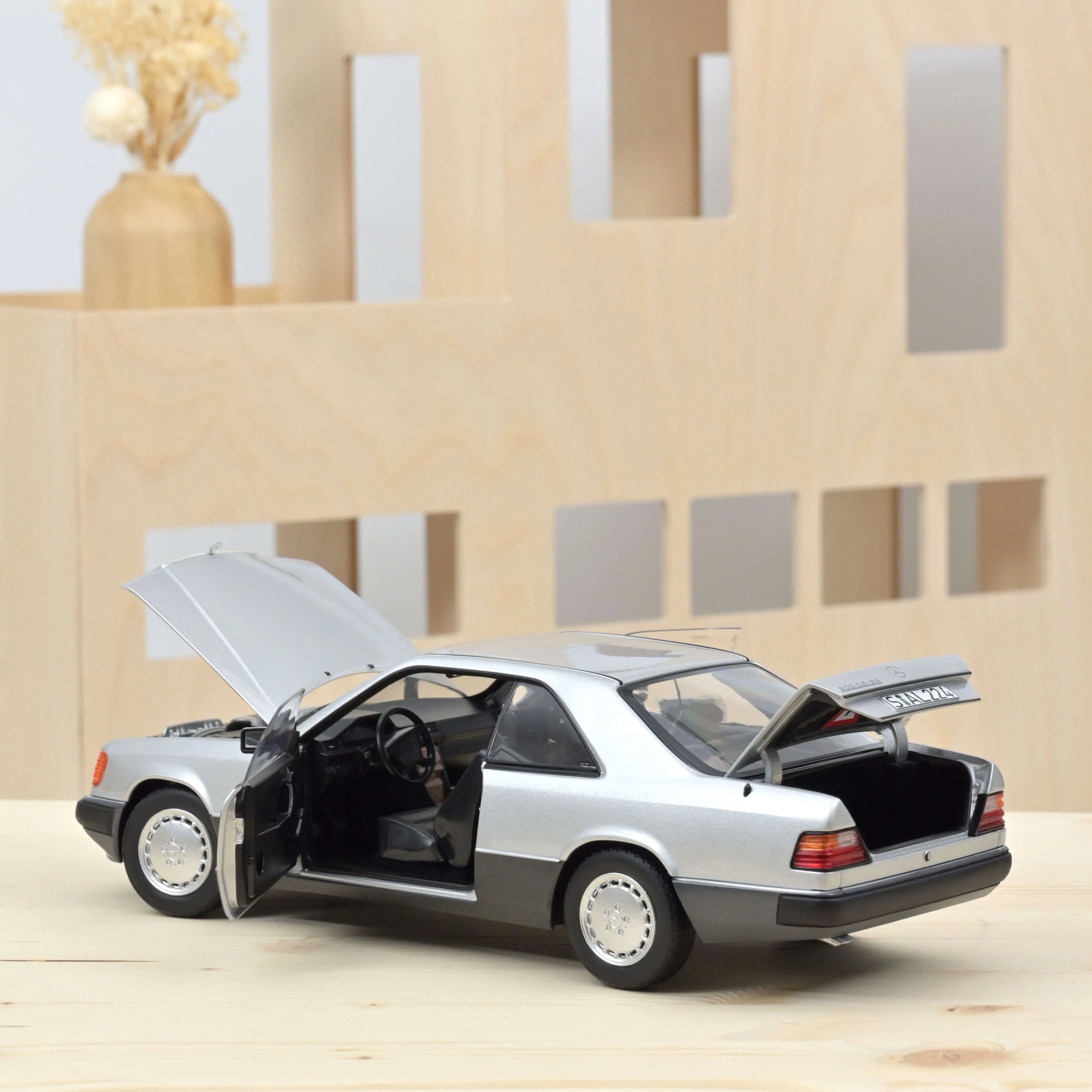 Mercedes-Benz 300 CE-24 Coupe 1990 Silver 1:18