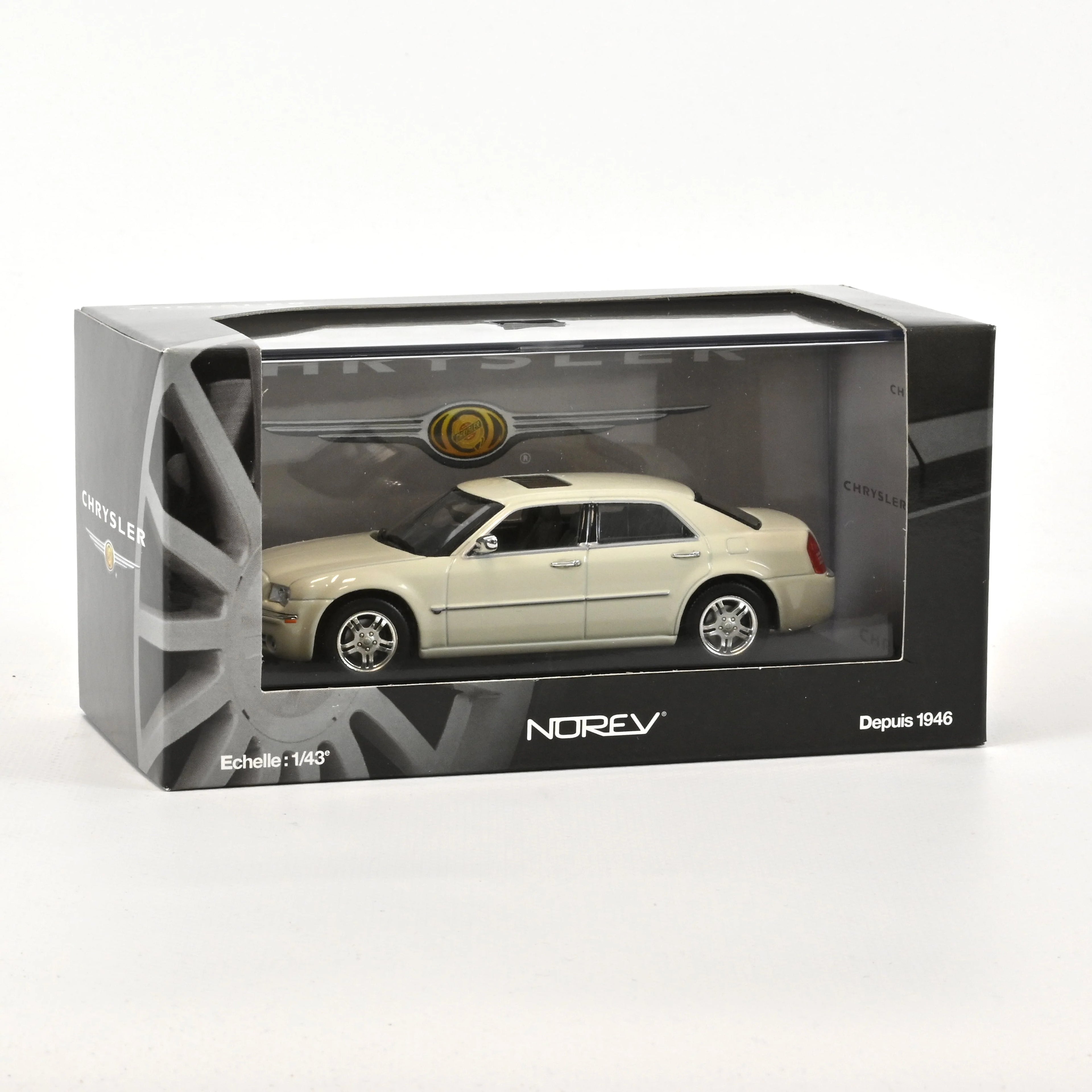 Chrysler 300 C 2005 Vanilla 1:43