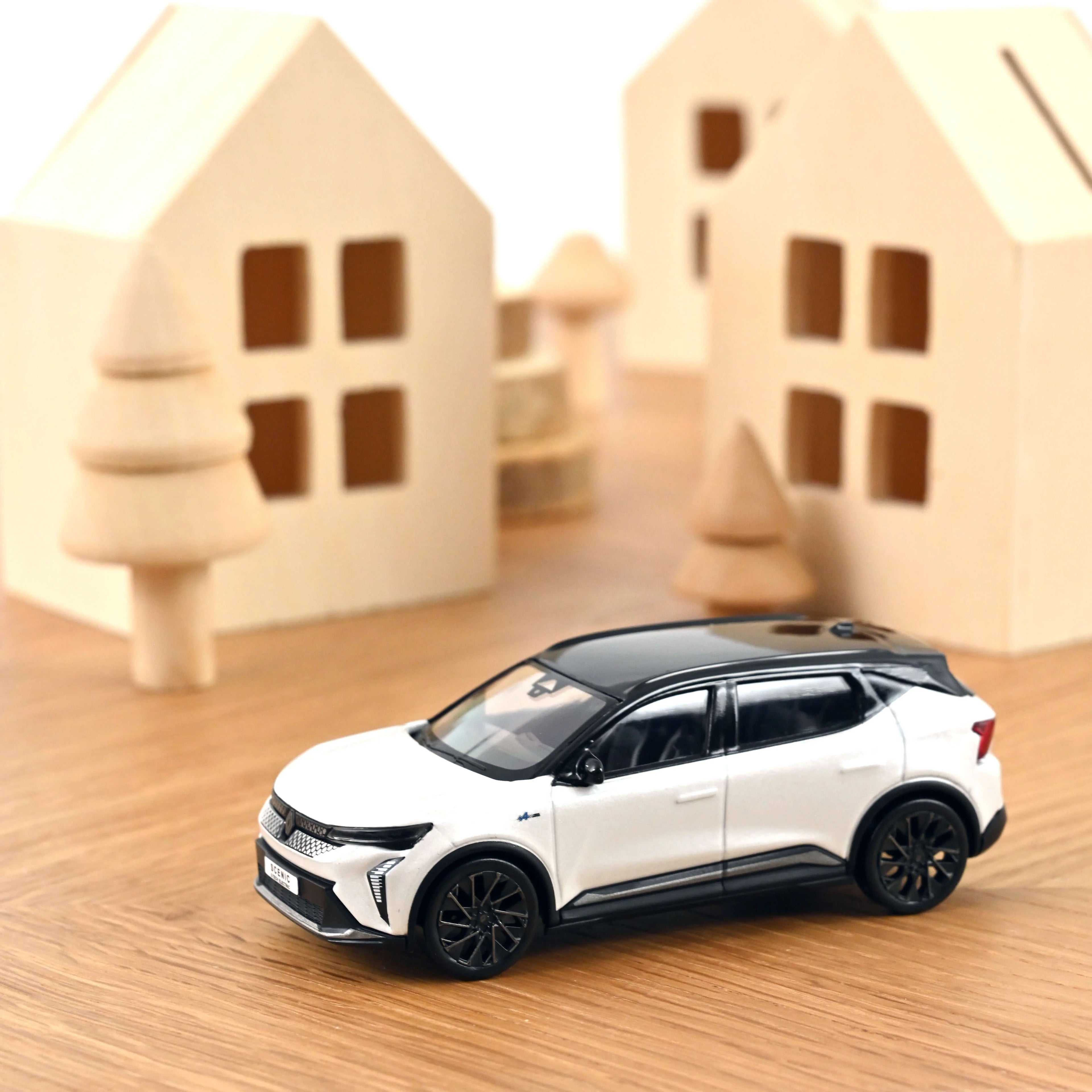 Renault Scenic E-Tech 100%Electric EspritAlpine 2024 Perlmuttweiß 1:43