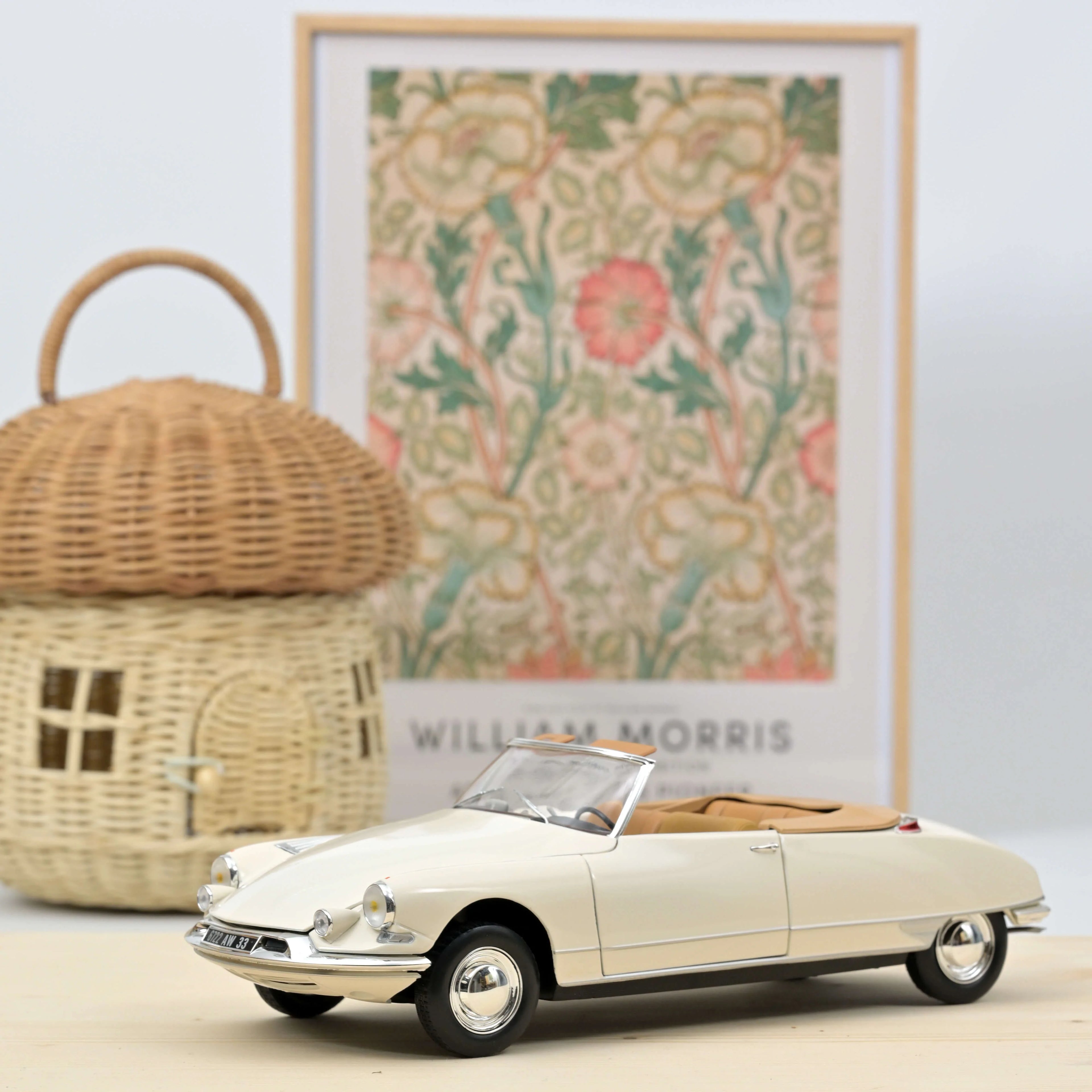 Citroën DS 19 Cabriolet 1961 Beige 1:18 - 400pcs