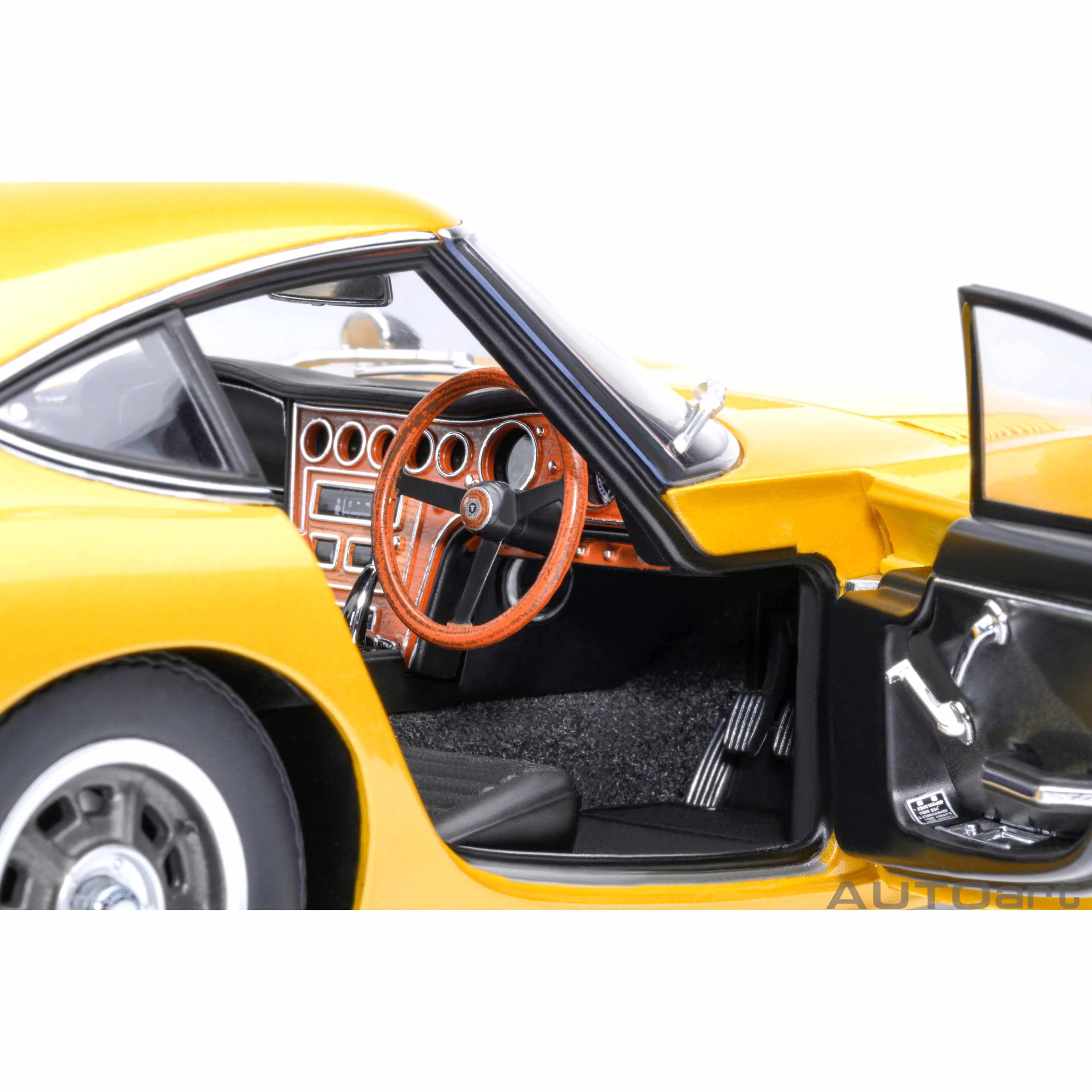 Toyota 2000GT 1967 Gold 1:18