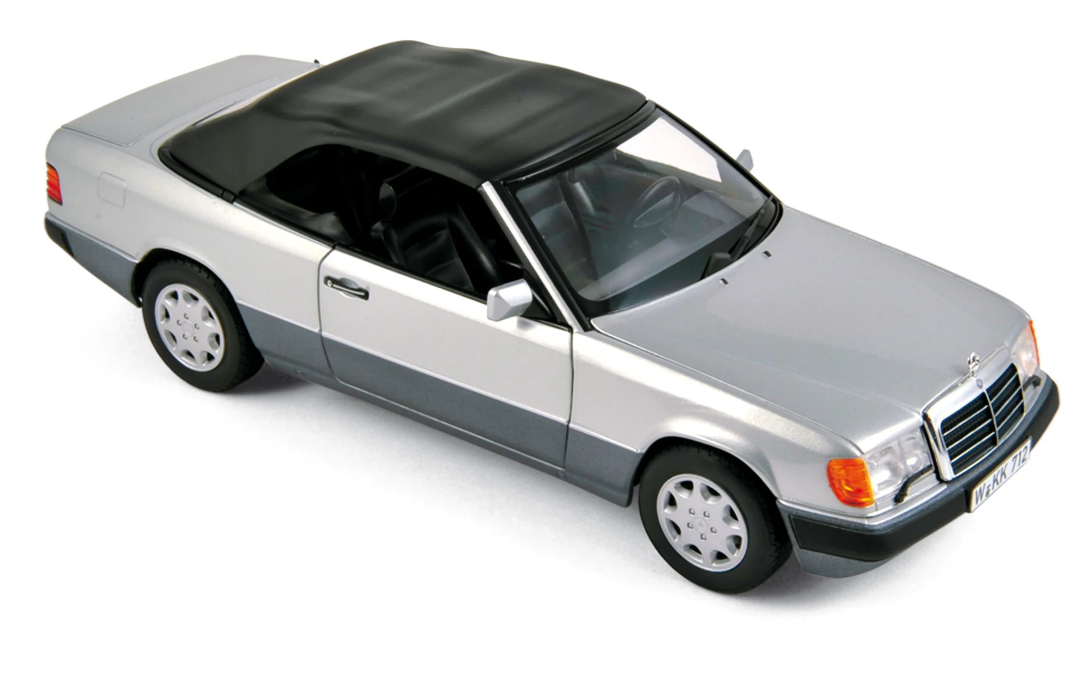 Mercedes-Benz 300 CE-24 Cabriolet 1990 Silver metallic 1:18