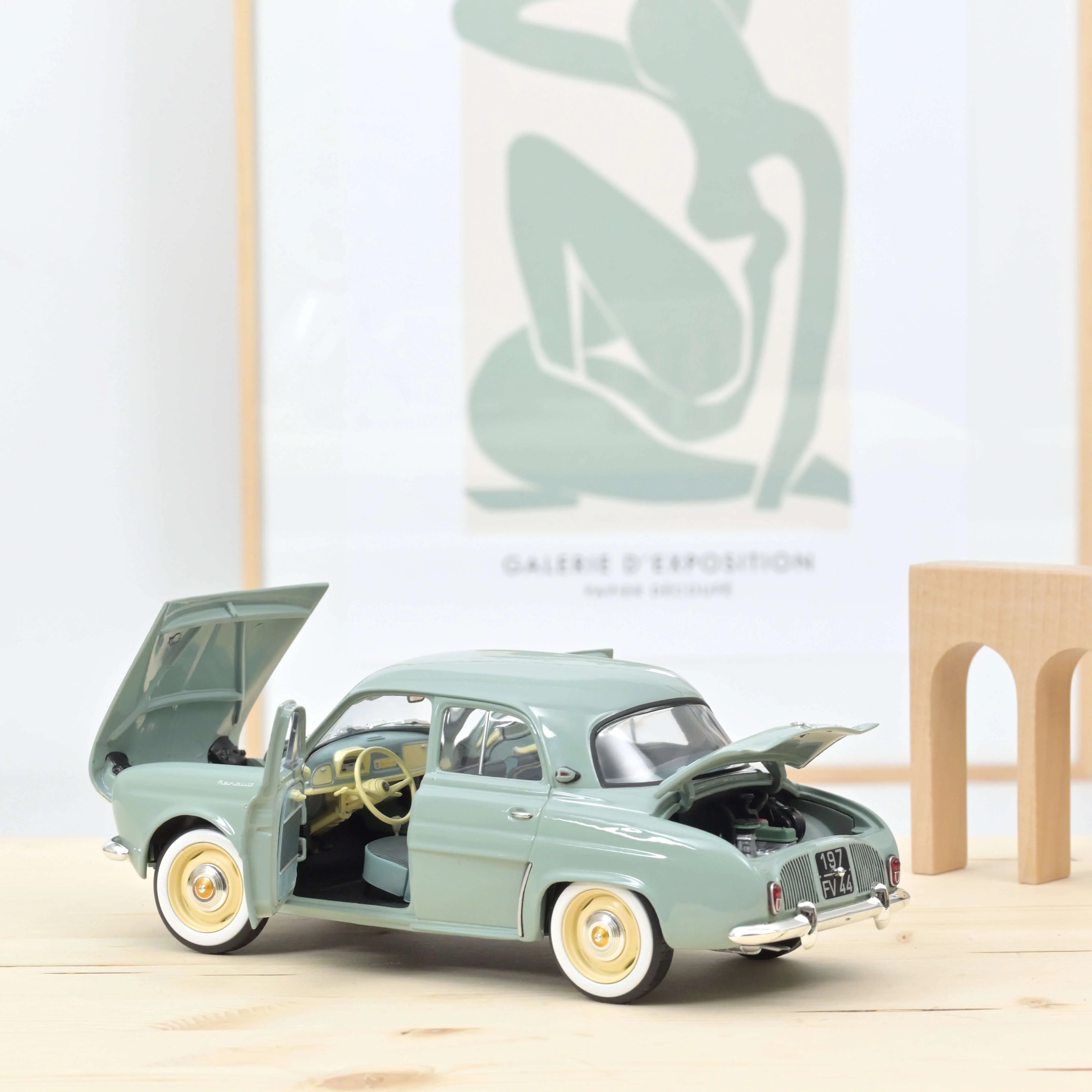 Renault Dauphine 1958 Azur Blue 1:18