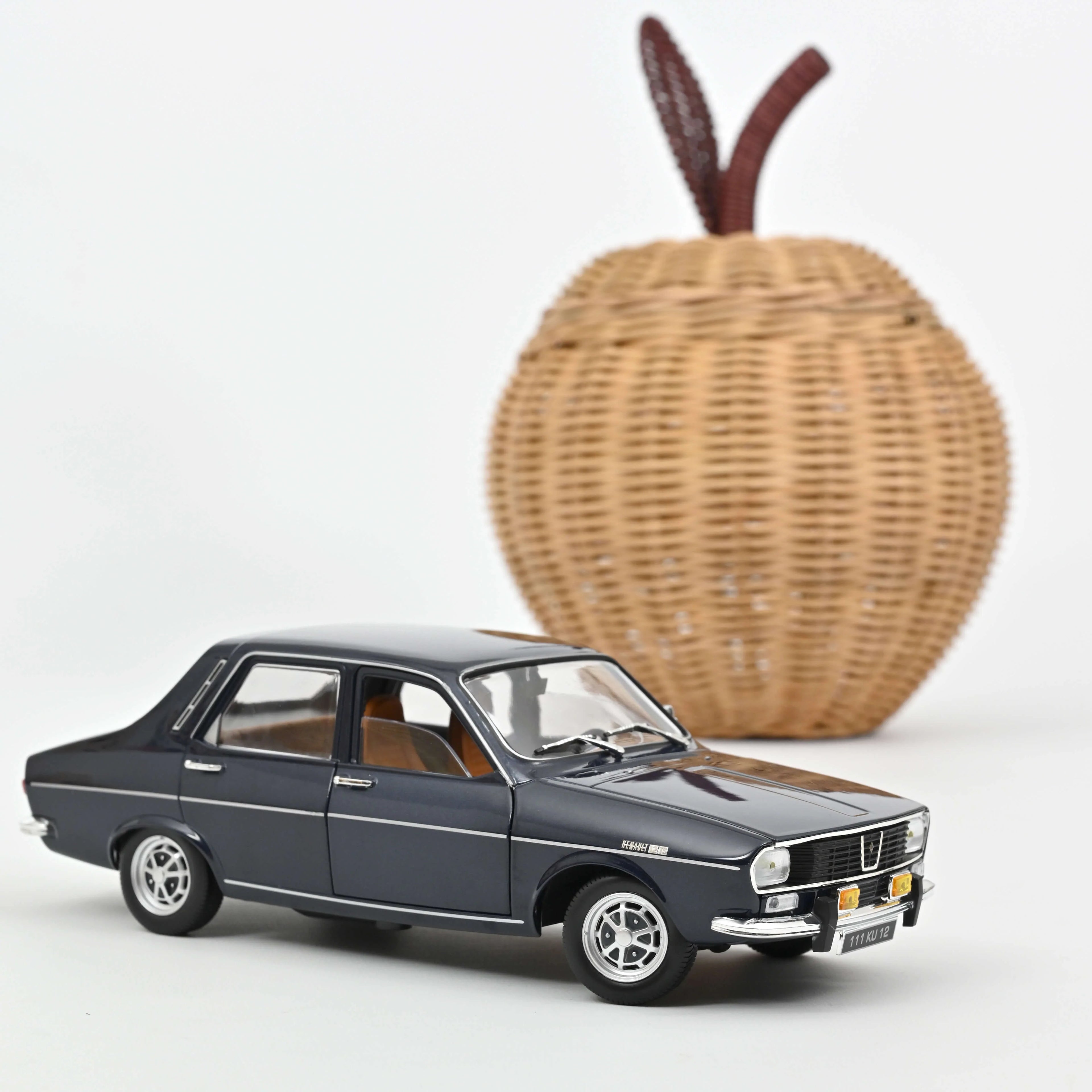 Renault 12 TS 1973 Dark Blue 1:18