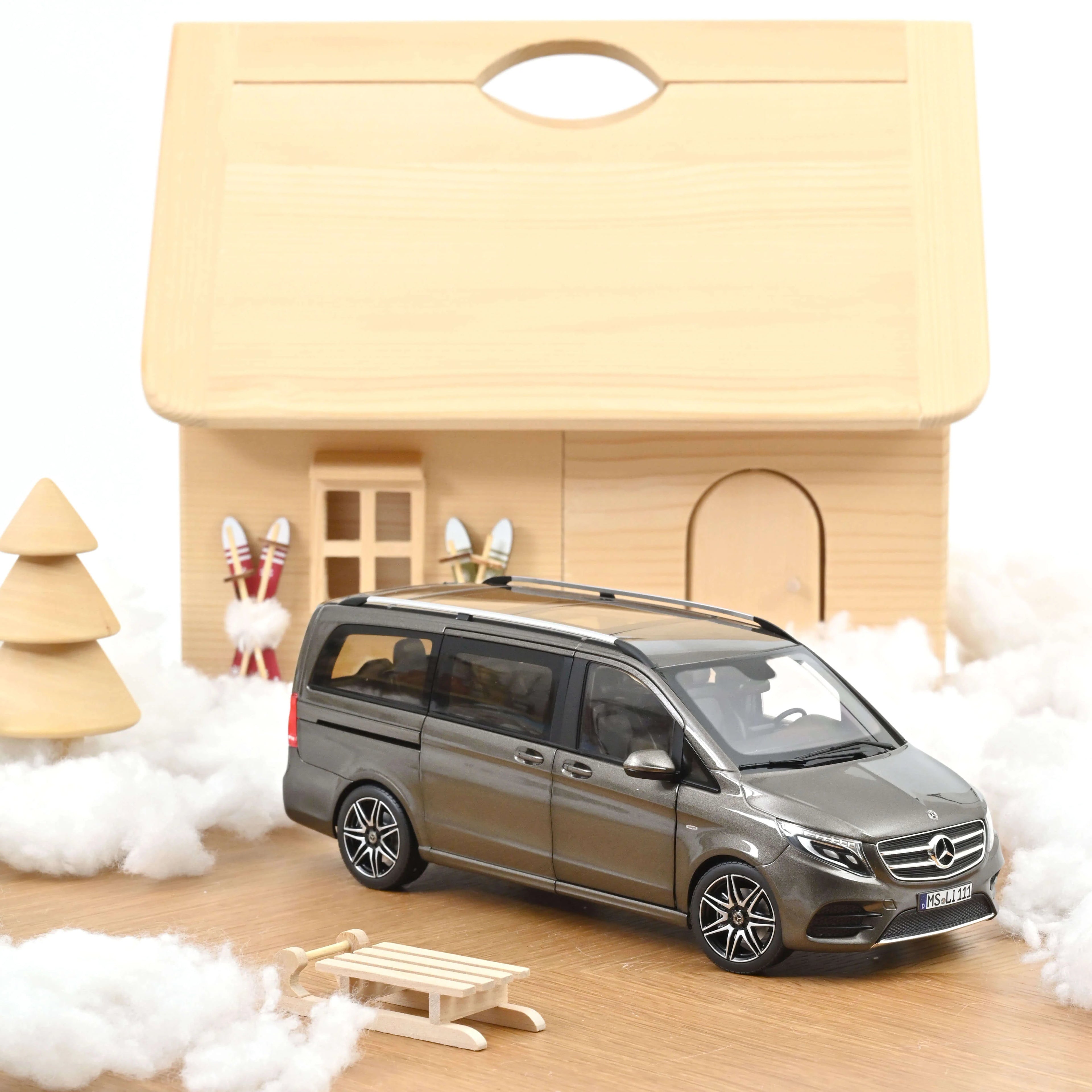 Mercedes-Benz V-Class AMG-Line 2018 Indium Grey 1:18