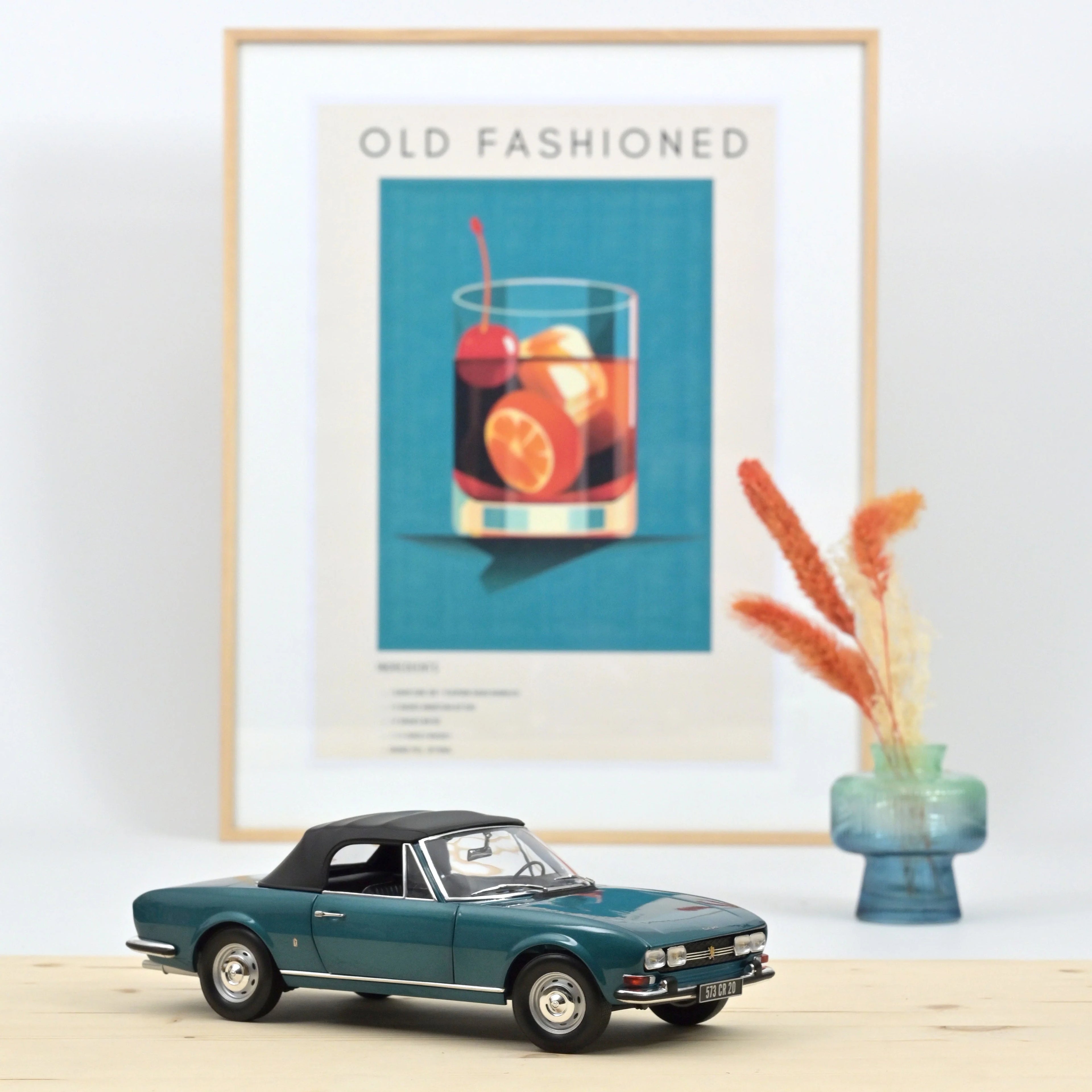 Peugeot 504 Cabriolet 1969 Metallic Blue 1:18 - 250pcs