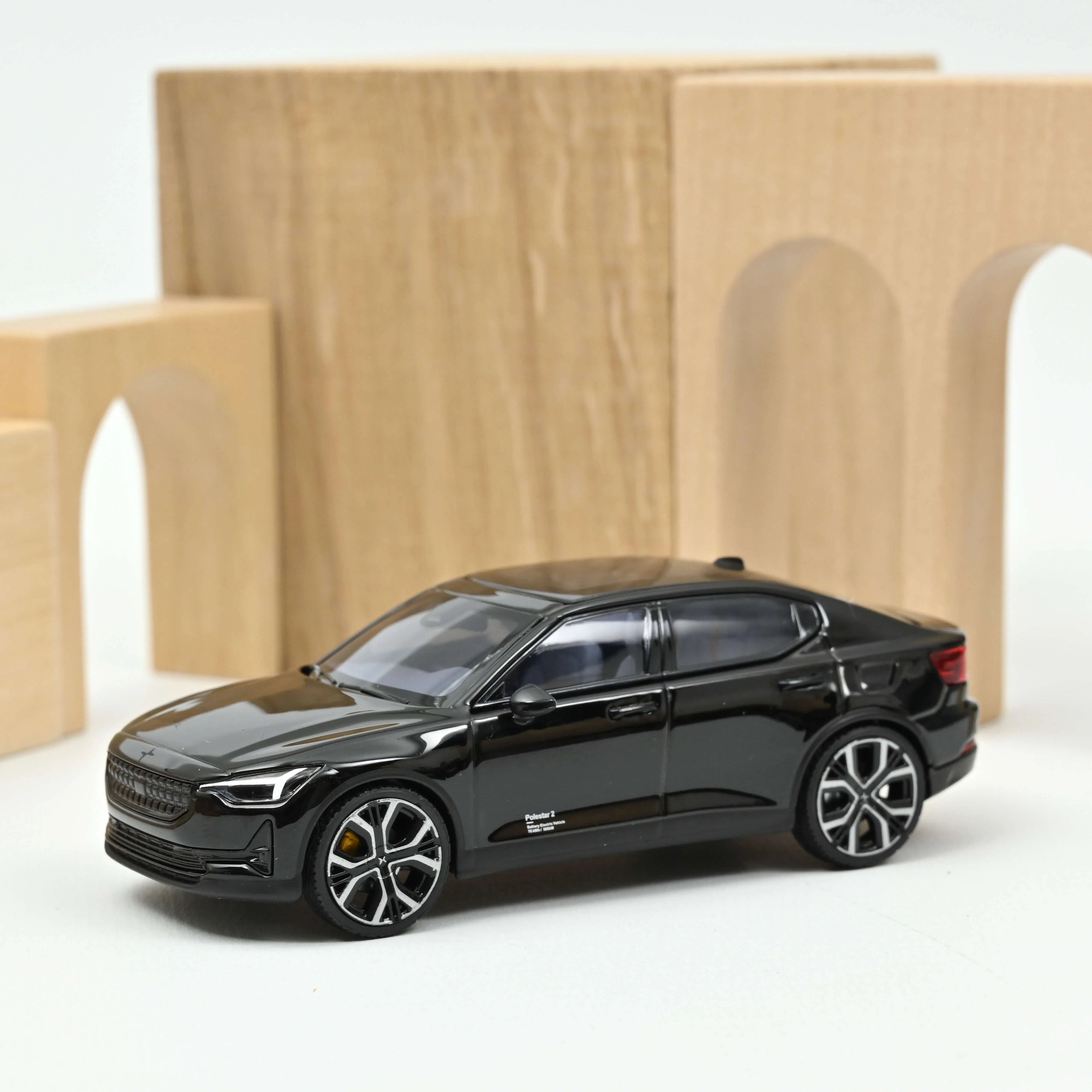 Polestar 2 2021 Void 1:43
