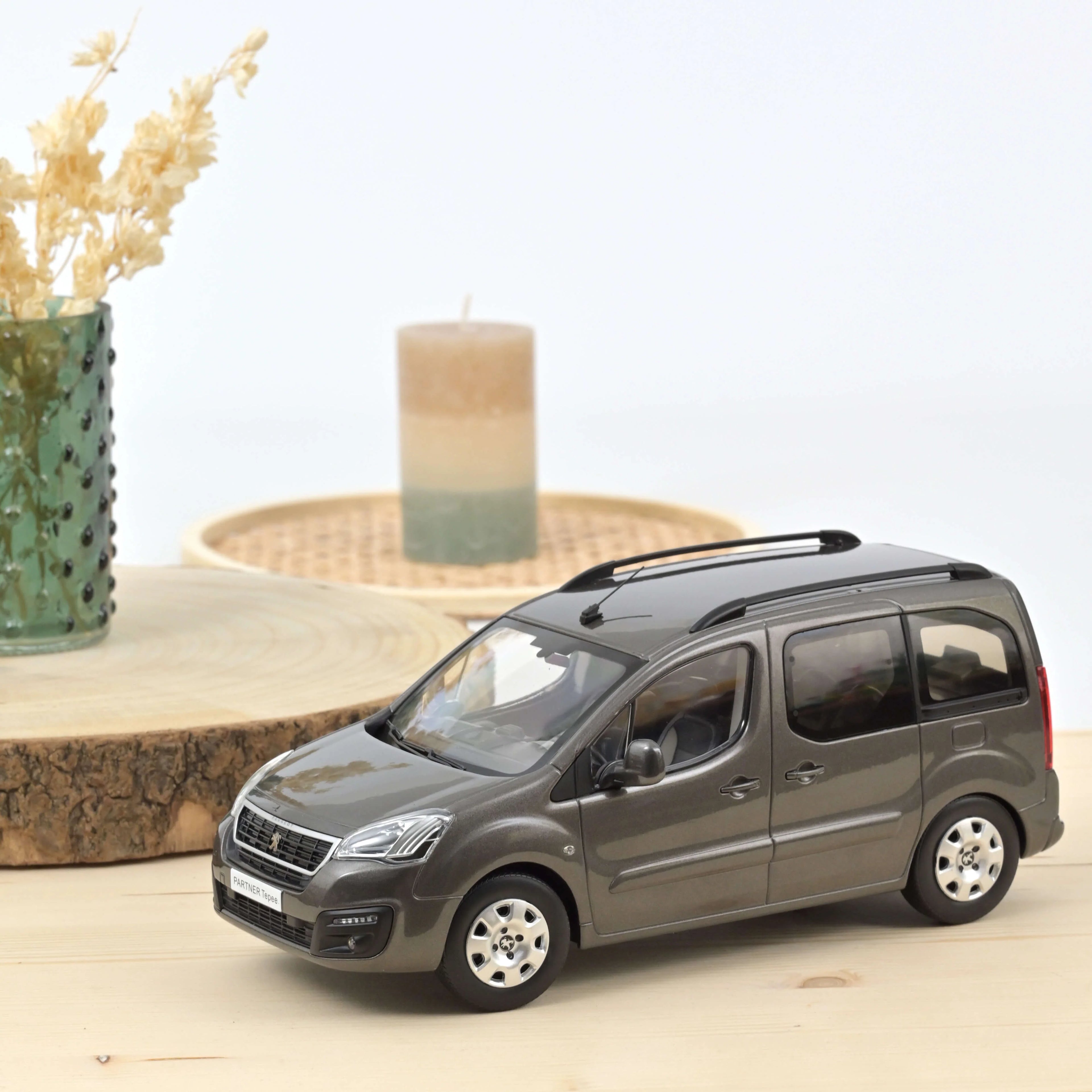 Peugeot Partner 2016 Brun Moka 1/18