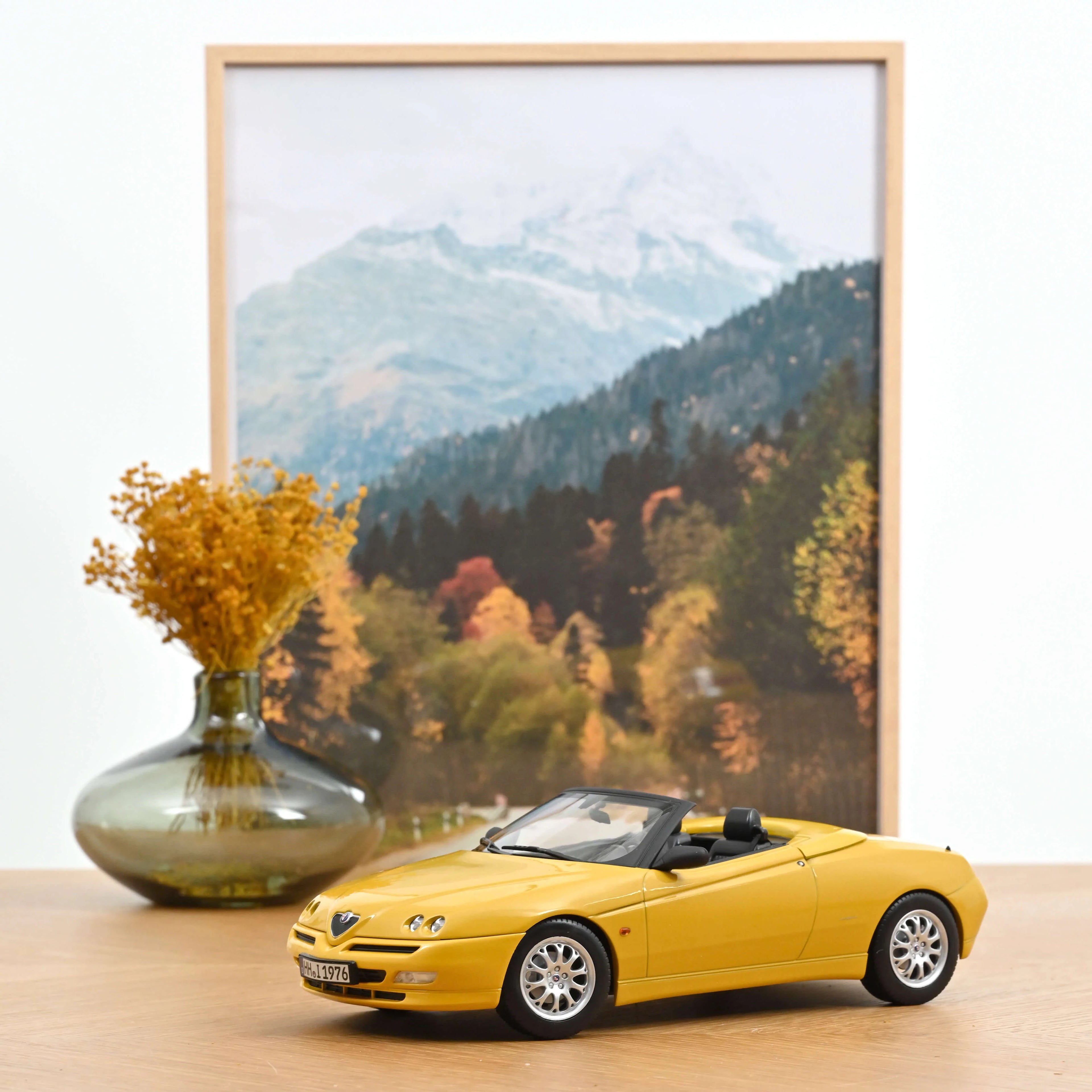 Alfa Romeo Spider 1999 Zoe Yellow metallic 1:18 - 150pcs
