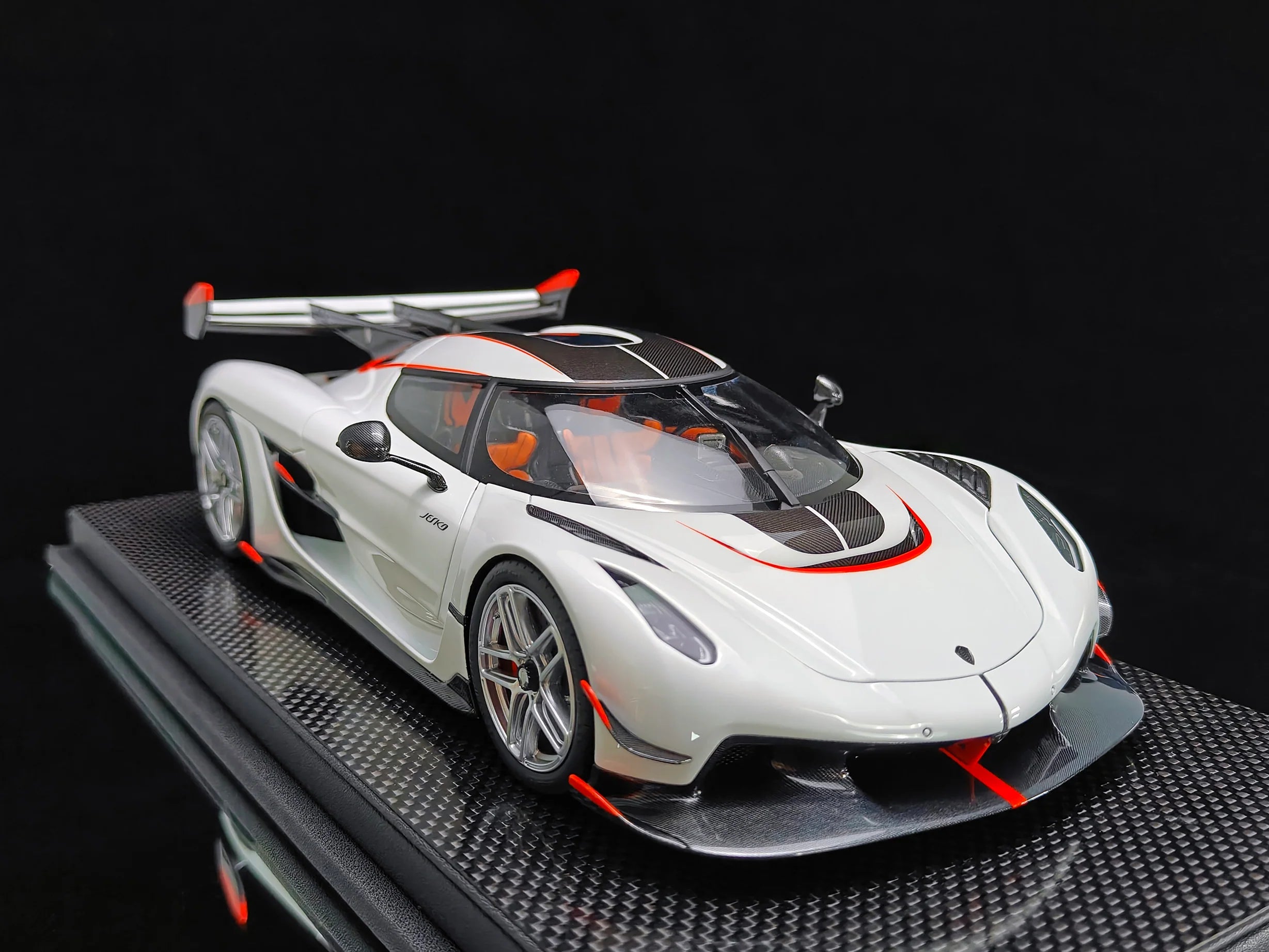 FrontiArt Koenigsegg Jesko 7391 Blanc Cristal - Édition Limitée 199 pcs