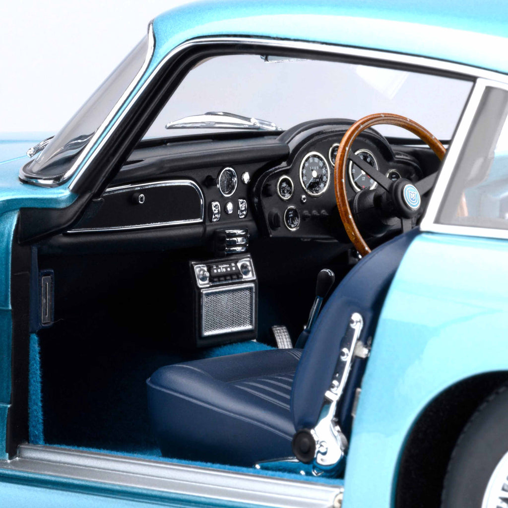 Aston Martin DB5 Caribbean Pearl 1/18
