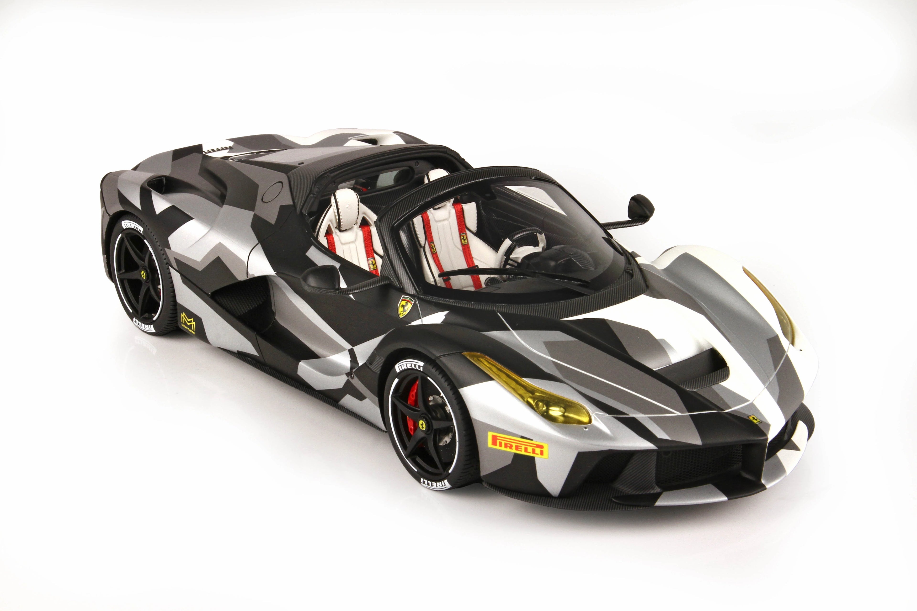BBR Ferrari Laferrari Aperta Camouflage - Limited 40 pcs with Display Case