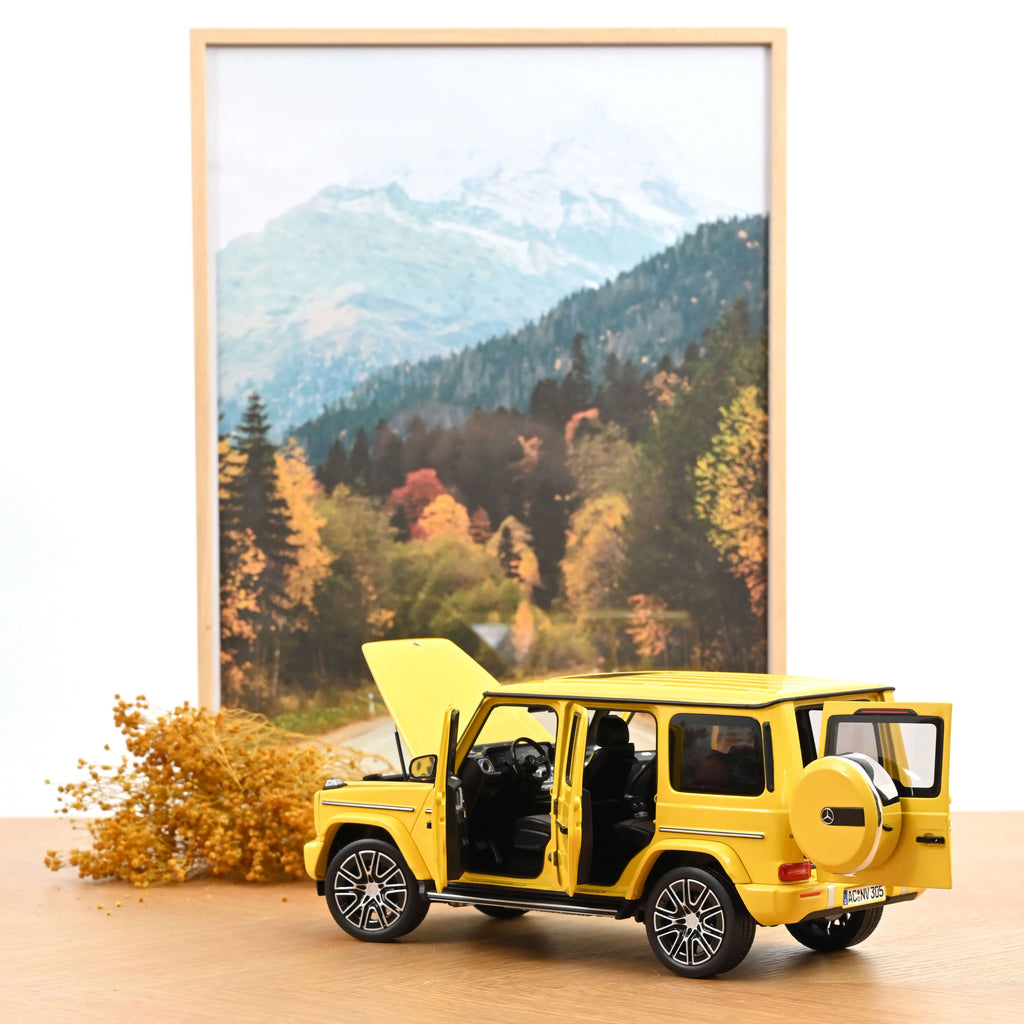 Mercedes-Benz G-Class 2024 Sun Yellow 1:18