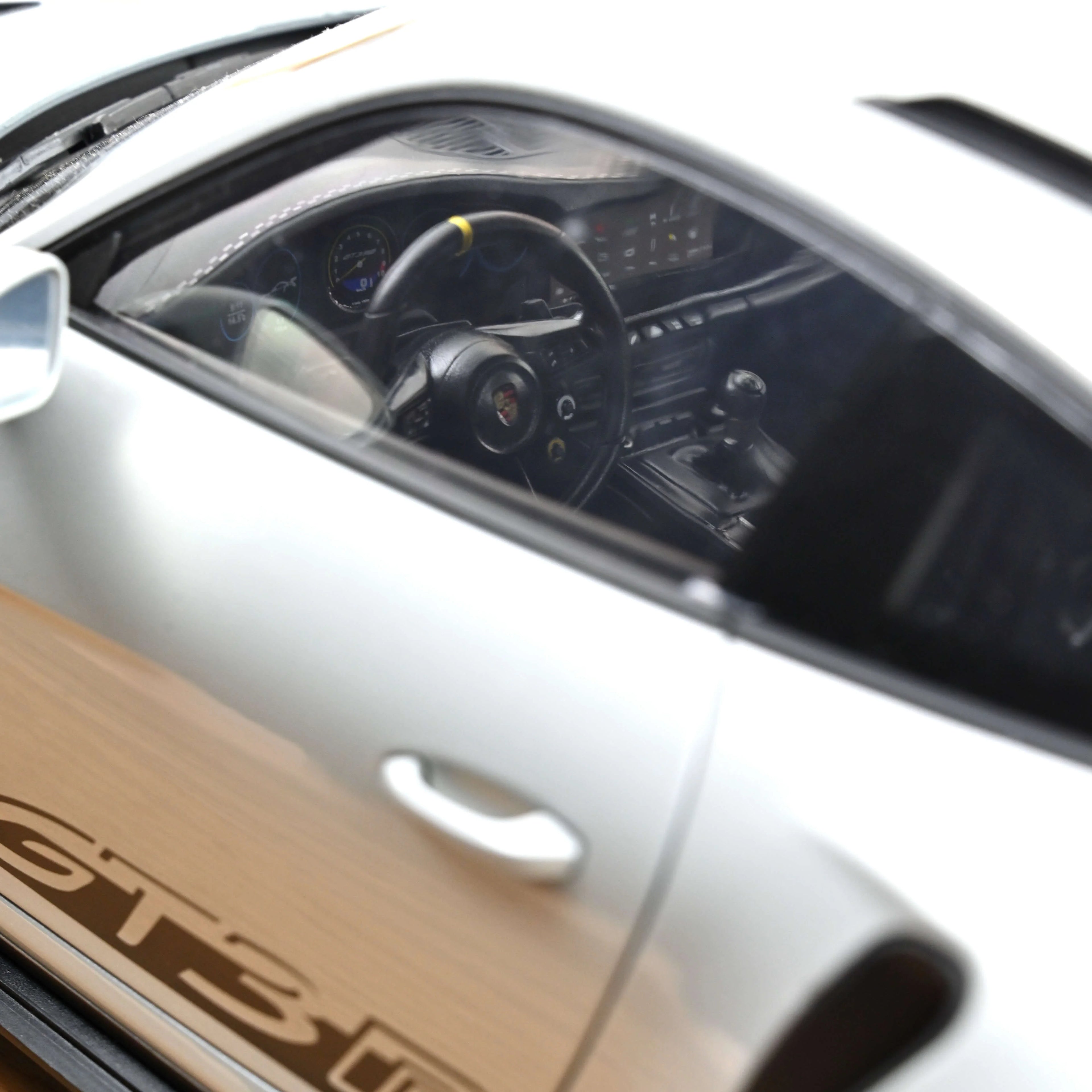 Porsche 911 GT3 RS 2022 GT-silvermetallic/Black 1:12