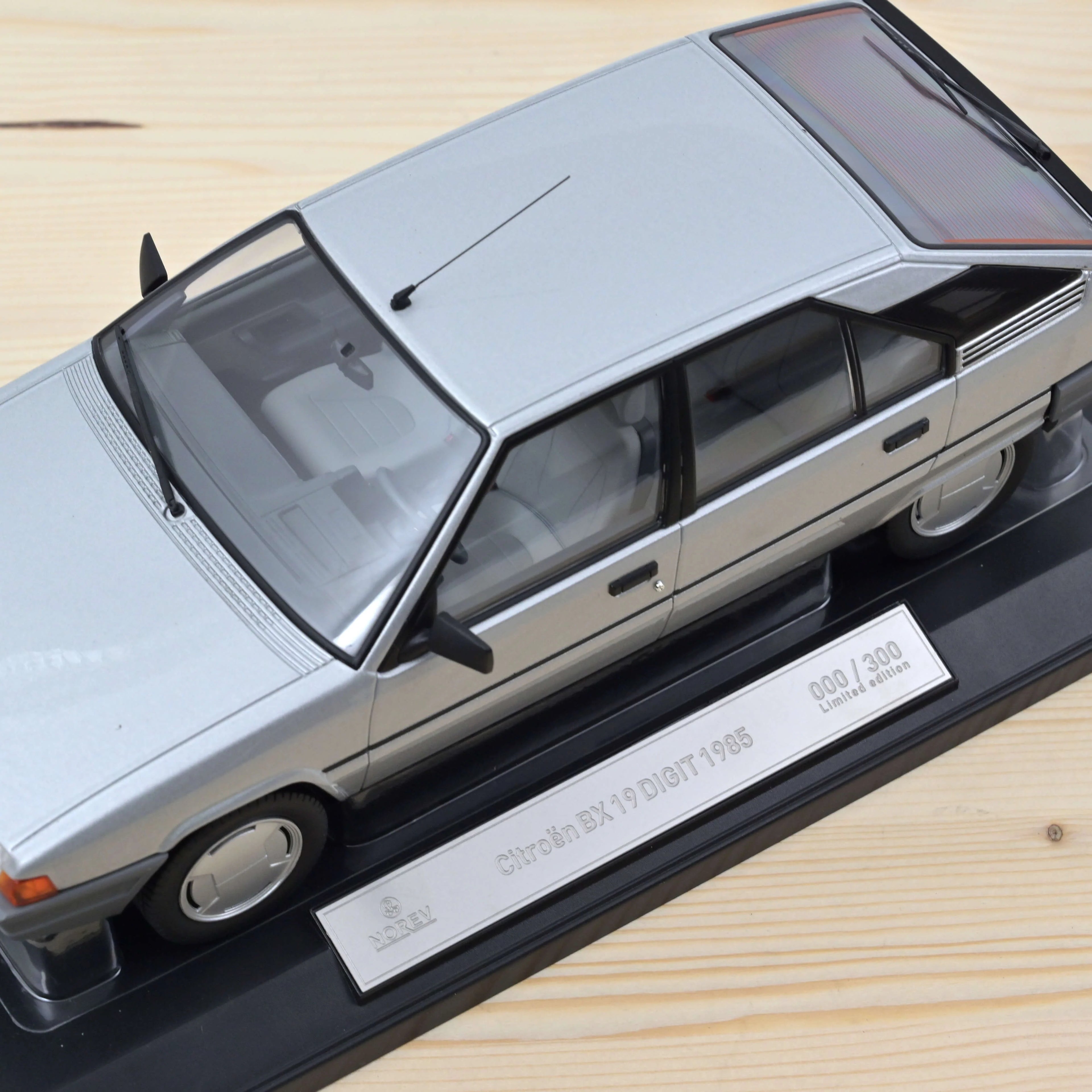 Citroën BX 19 DIGIT 1985 Pearl Grey 1:18 - 300pcs