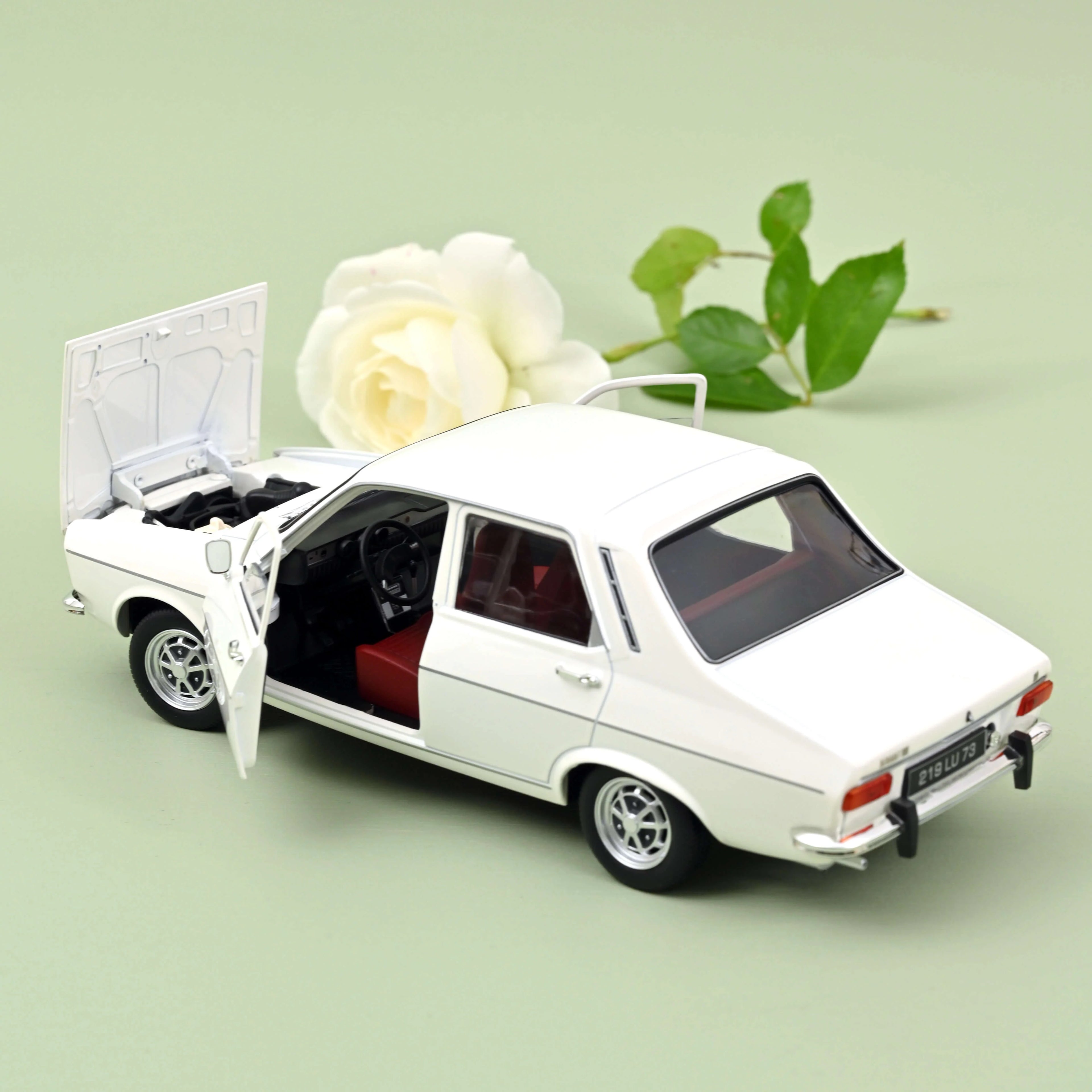Renault 12 TS 1973 Weiß 1:18 - 200 Stk.