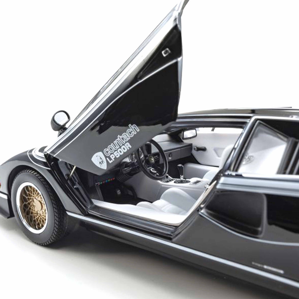 Lamborghini Countach LP5000 Black/White 1:18