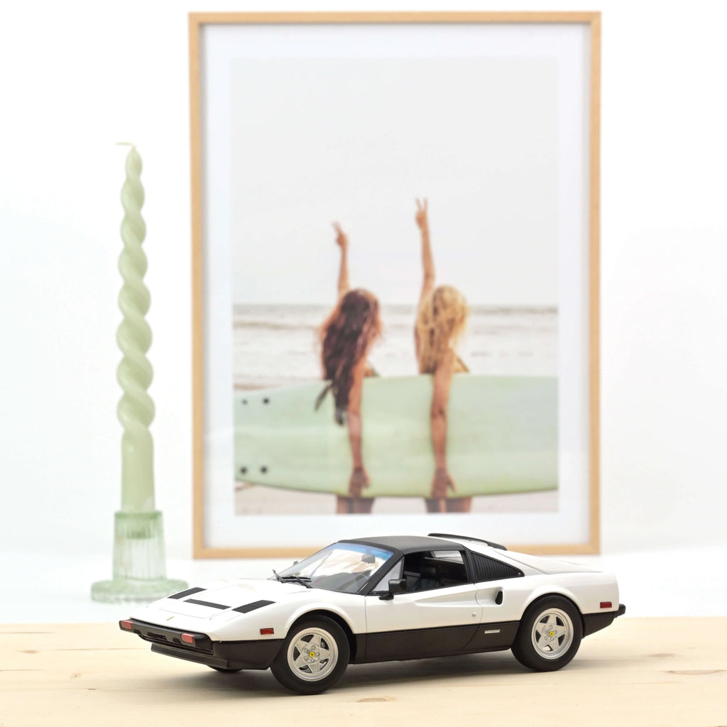 Ferrari 308 GTS 1982 White and Black 1:18 - 200pcs