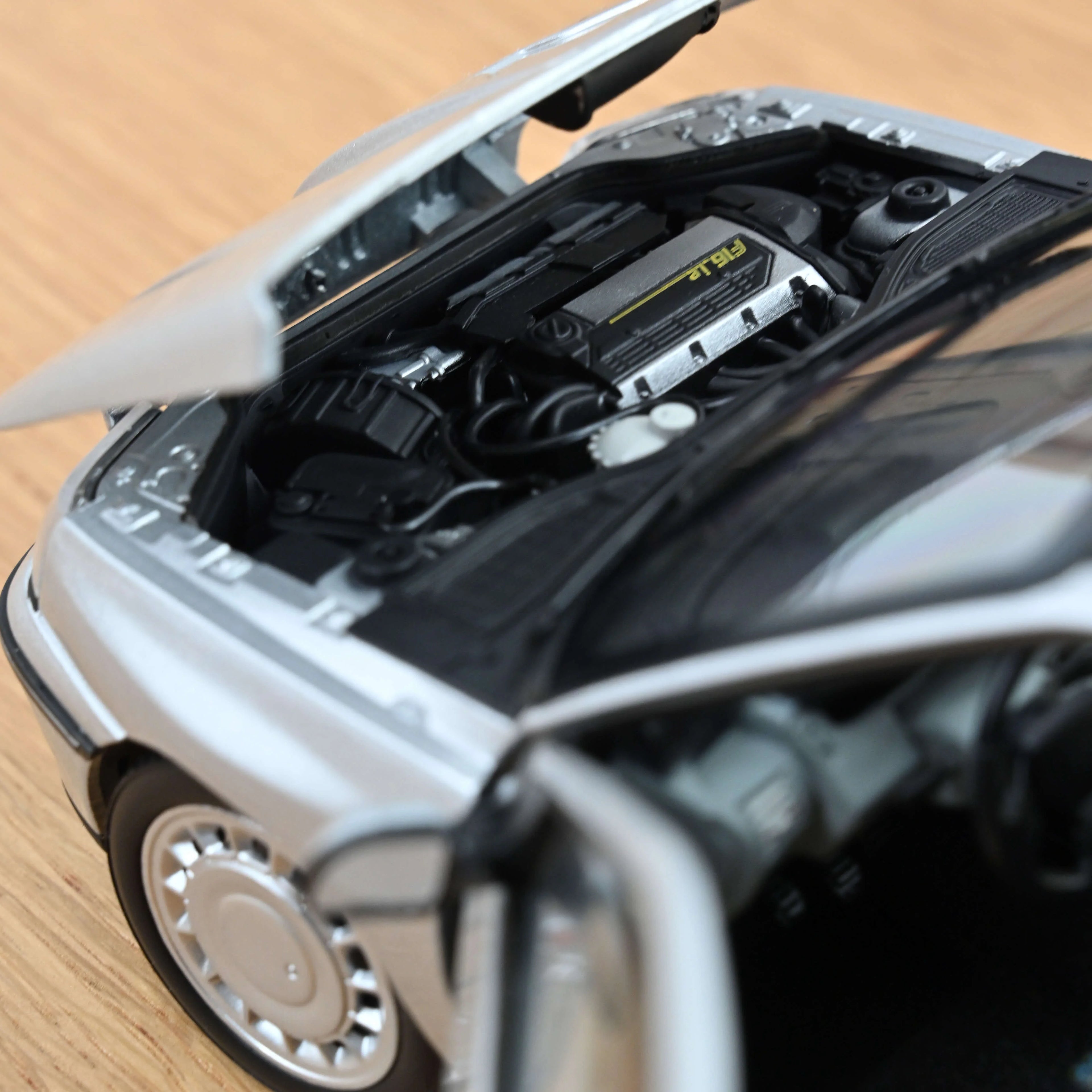 Renault Clio 16S 1992 Eisberg-Grau 1:18